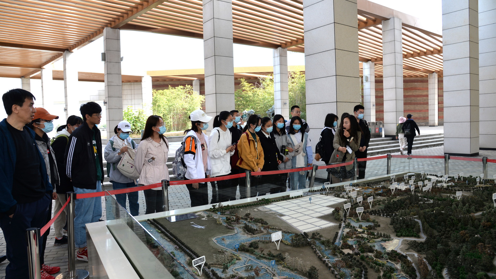 导游简介植物园地形地貌 导游简介植物园地形地貌