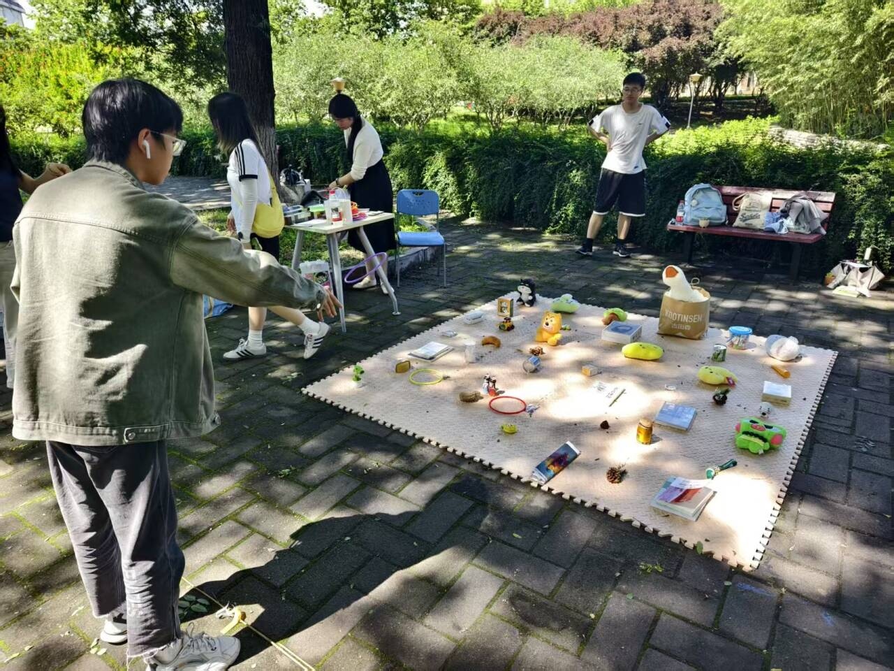 套圈活动进行中.jpg